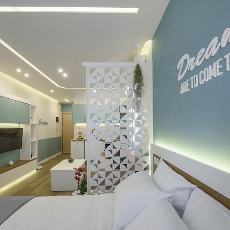 Τhe Half Root Suite In The Heart Of City Center Thessaloniki Exterior photo
