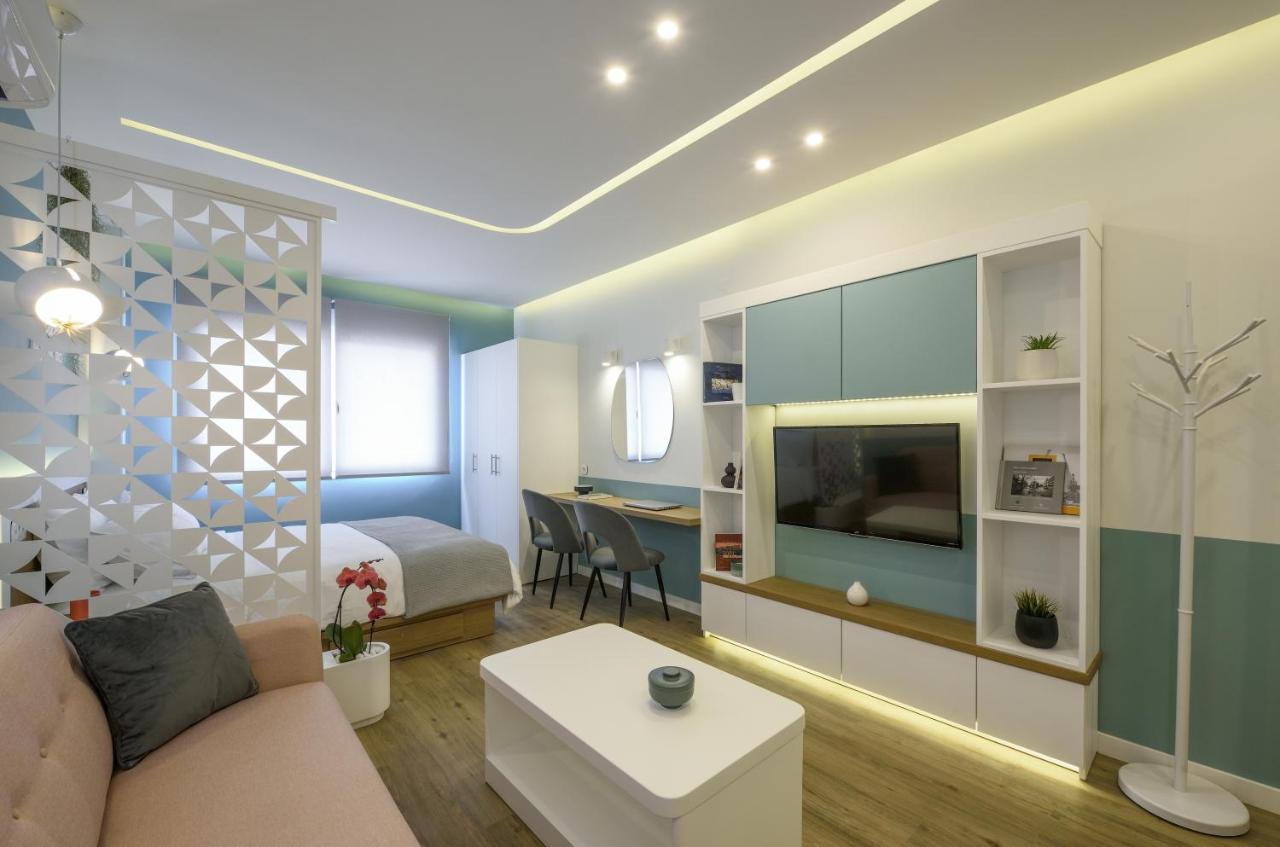 Τhe Half Root Suite In The Heart Of City Center Thessaloniki Exterior photo