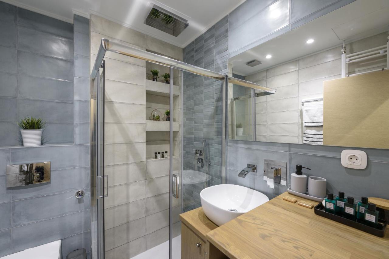 Τhe Half Root Suite In The Heart Of City Center Thessaloniki Exterior photo