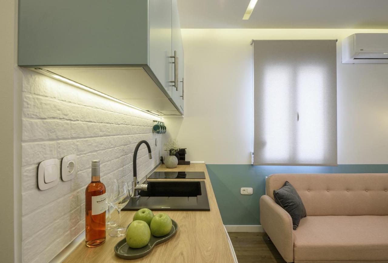 Τhe Half Root Suite In The Heart Of City Center Thessaloniki Exterior photo