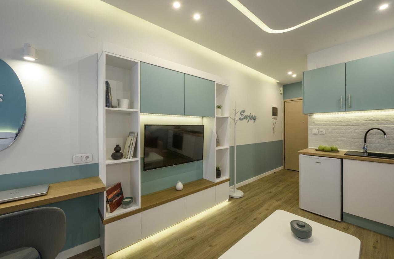 Τhe Half Root Suite In The Heart Of City Center Thessaloniki Exterior photo